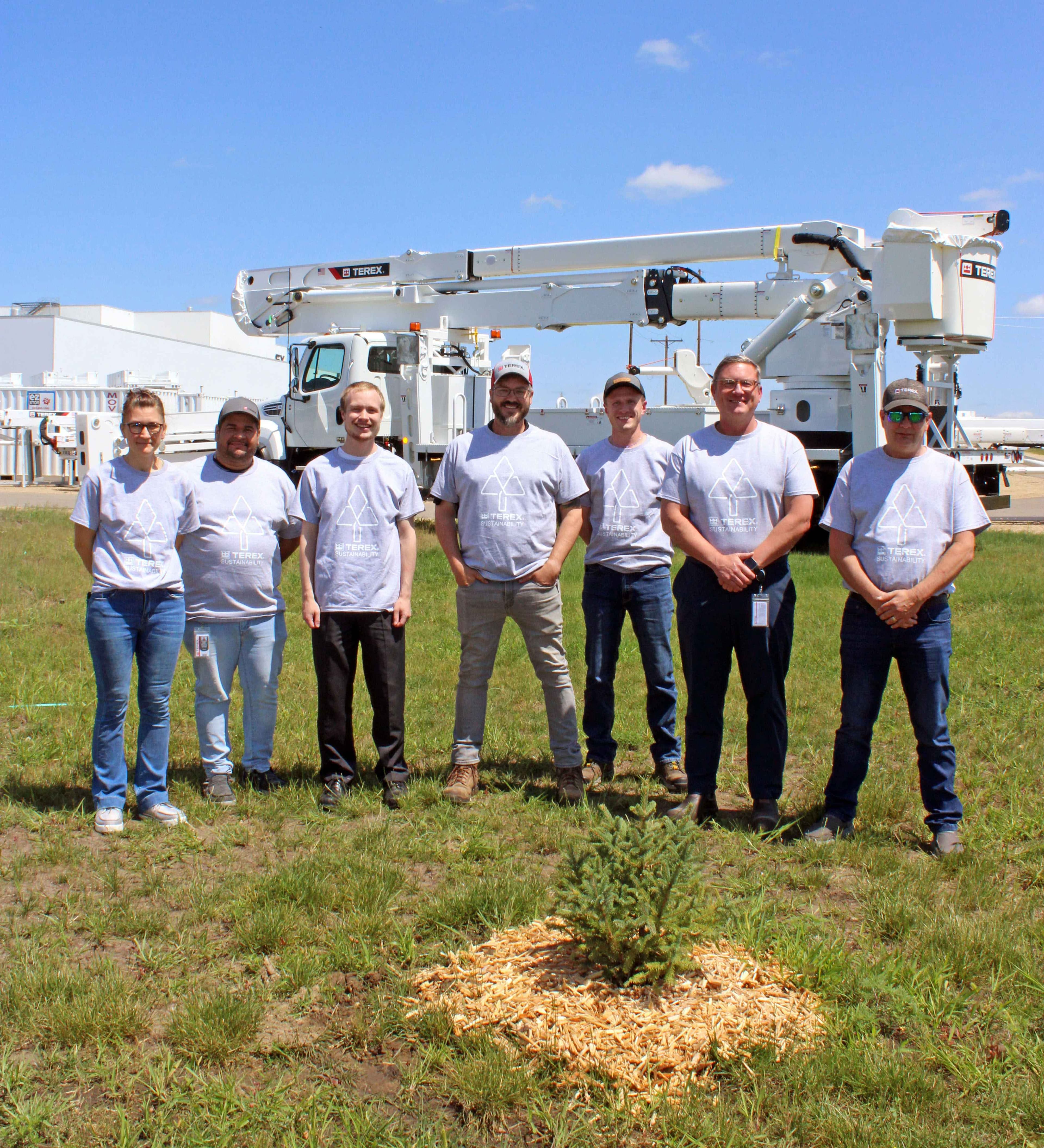 Terex Utilities Strengthens Community and Environment With Tree Donation Initiative